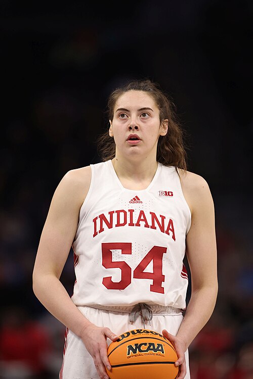 Mackenzie Holmes